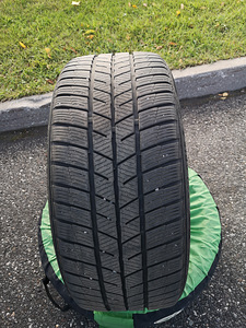 225/40 R18 4 шт (2 фото из 7)