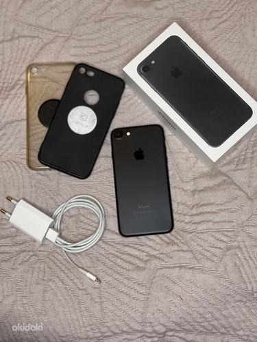 iPhone 7, Black ,32 ГБ (фото #2)