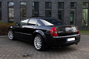 AUTORENT CHRYSLER 300c (Sedan/ Universal) 3.0 DISEL AUTOMAAT (4 foto / 6)