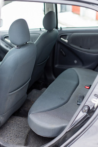 Аренда автомобиля Toyota Yaris Автомат BOLT FOOD/ WOLT (4 фото из 5)