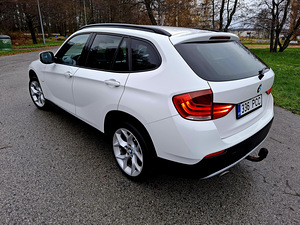 BMW X1 23d 150kW (5 foto / 9)
