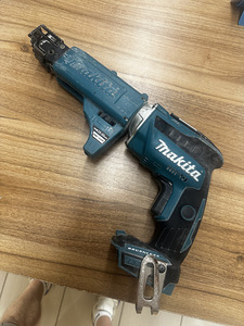 Akukruvikeeraja Makita DFS452ZJX3 - aku ja laadijata (4 foto / 4)