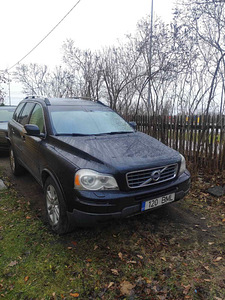 Volvo XC90 (2 foto / 2)