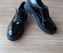 Müüa uued lakitud kingad, suur.38, tald 25 cm