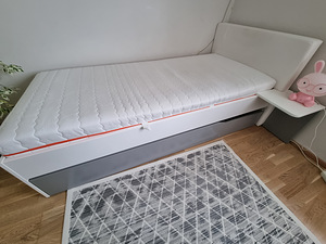 Voodi 90/200 peatsiga VALGE (1 foto / 6)