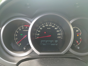 Suzuki Grand Vitara II (9 foto / 10)