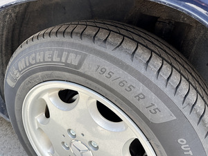 Mercedes E200 1995 автомат 100т км (8 фото из 13)