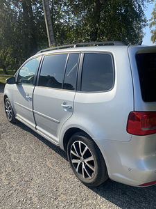 Volkswagen Touran 2014, 7 kohta, 1.6 diisel (3 foto / 6)