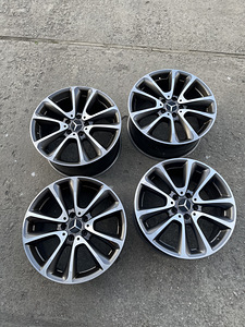 Mercedes R18 OEM veljed (2 foto / 4)