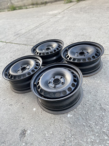 Колеса VAG Stud R15 (3 фото из 3)