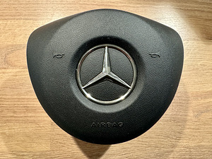 Mercedes Airbag (1 foto / 4)