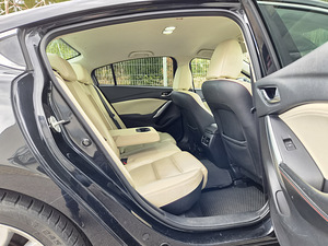 Mazda 6 SkyActiv-G Luxury i-ELOOP 2.5 141kW (13 foto / 15)