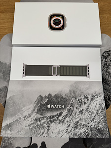 Apple Watch Ultra 49mm Titanium/Green Alpine Loop L (1 foto / 2)