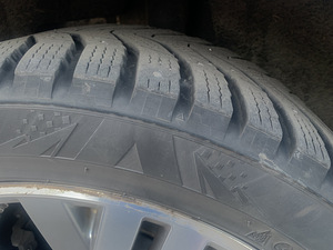 Kumho WinterCraft ice Wi31 245/45/18 (4 foto / 5)