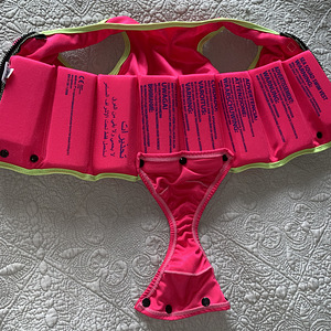 Speedo tüdrukute pääste vest (3 foto / 3)