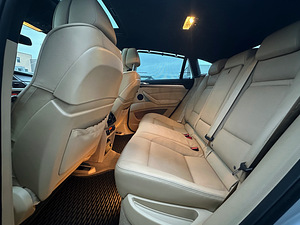 BMW X6 xDrive50i Individual FL Shadowline 4.4 V8 300kW (7 foto / 15)