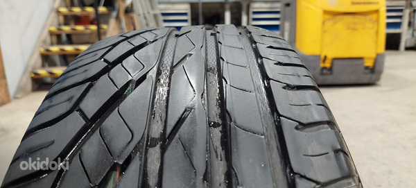 215/60R16 Uniroyal