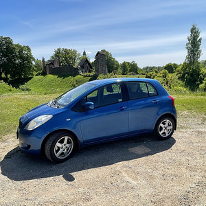Продам Тойота Ярис 2007 1.3 64Kw (2 фото из 10)