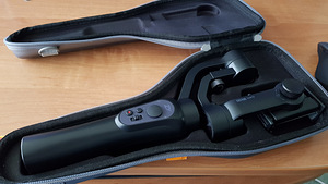 Telefoni stabilisaator/käsigimbal ZhiYun (1 foto / 3)