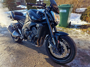 YAMAHA FZ1 (2 foto / 7)