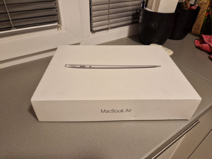 Macbook Air 13 (2017) (8 foto / 8)