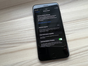 iPhone 7 Плюс 128 ГБ (3 фото из 3)
