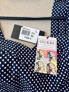 Guess top (3 foto / 5)