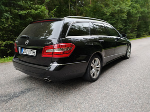 Mercedes-Benz E350 (4 foto / 13)