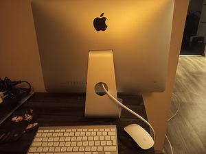 iMac 21.5 конец 2013 г. (2 фото из 6)