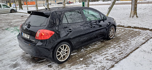 Toyota Auris (5 фото из 15)