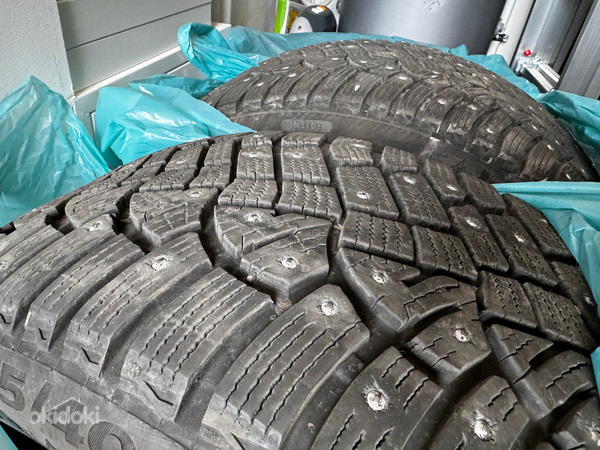 Continental IceContact 2 245/40R19 (фото #1)