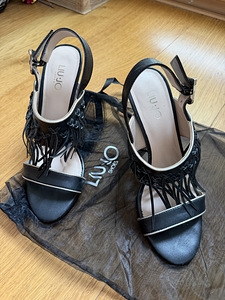 Liu Jo (1 фото из 5)