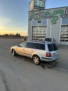 Volkswagen Passat (5 фото из 10)