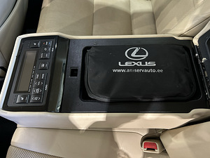 Lexus GS450h Luxury (9 foto / 15)