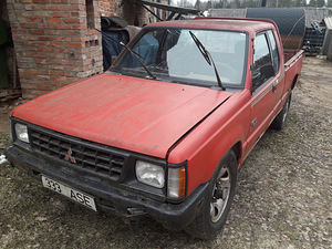 Mitsubishi L200 2.6 1990 (1 foto / 3)