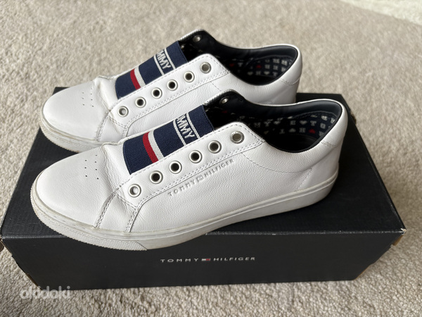 Tommy Hilfiger 39