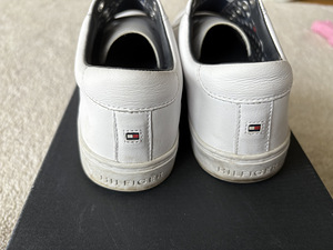 Tommy Hilfiger 39 (4 foto / 5)