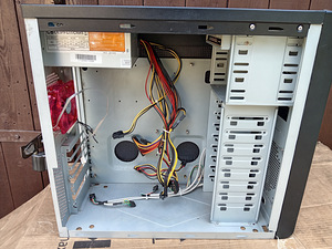 Vana ATX korpus + 400W toiteplokk (2 foto / 5)
