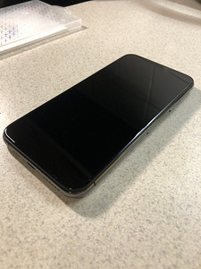 iPhone XS 64 ГБ (4 фото из 7)