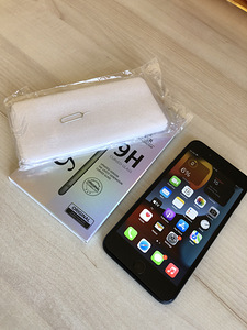 iPhone 7 Plus 32GB (Black) (2 foto / 10)