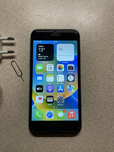 iPhone 8 64GB (Black) (1 foto / 7)