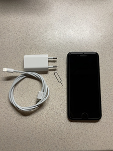 iPhone 8 64GB (Black) (2 foto / 7)