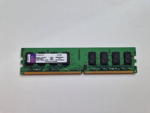 Kingston 2GB DDR2-667 KVR667D2N5/2G (1 foto / 2)