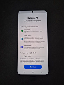 Samsung Galaxy S22 (3 фото из 3)