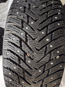 Nokian 215/60/16 (2 фото из 4)