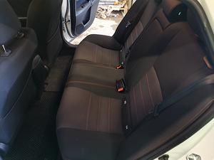 Toyota avensis 2017 (8 foto / 9)