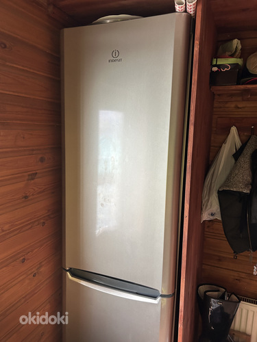 Холодильник Indesit (фото #2)