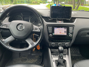 Skoda Octavia (9 foto / 12)