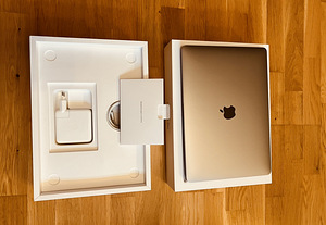 Apple MacBook Pro A2338
