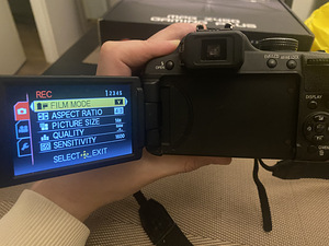 Panasonic Lumix DMC-FZ100 14.1 MP (3 foto / 6)